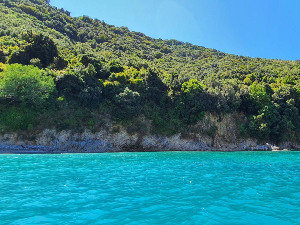 Villa Smeralda Sarandë Buitenkant foto