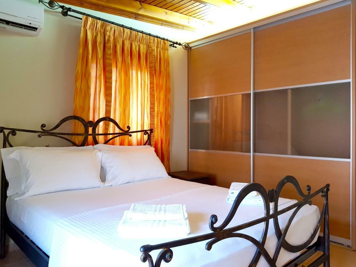 Villa Smeralda Sarandë Buitenkant foto